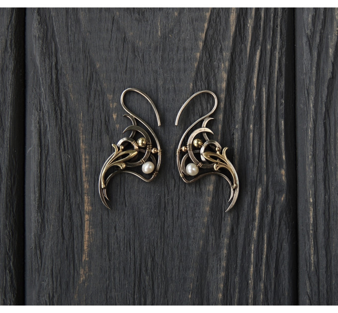 Dainty hook earrings