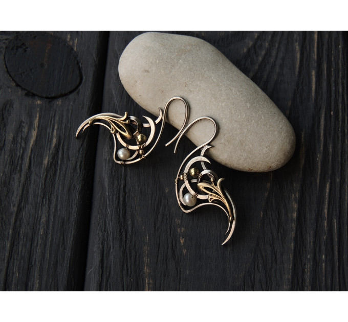 Dainty hook earrings