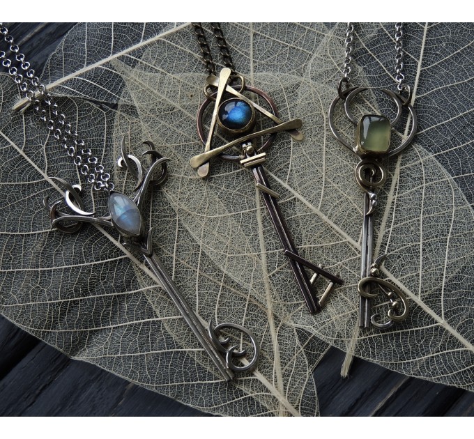 Talisman key pendant
