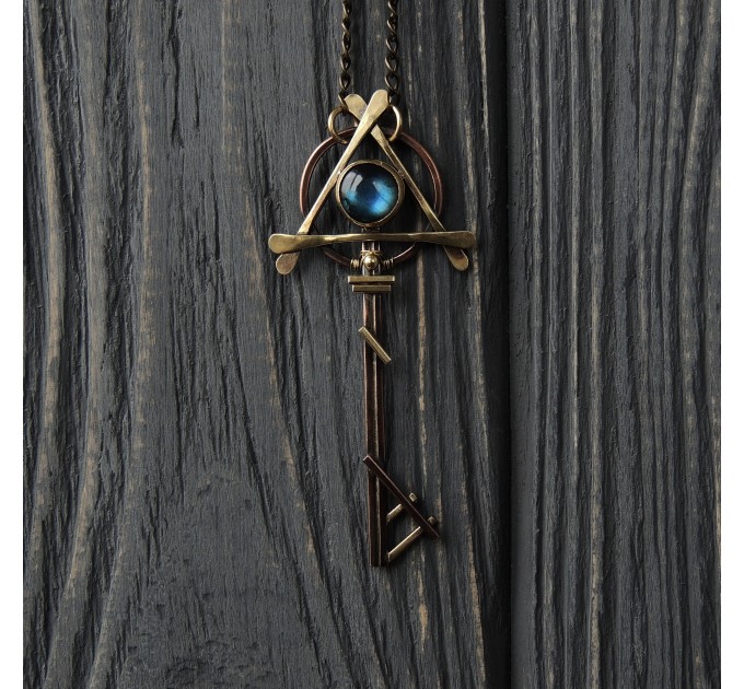 Talisman key pendant
