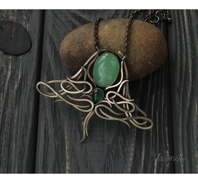 Chrysoprase manta ray necklace