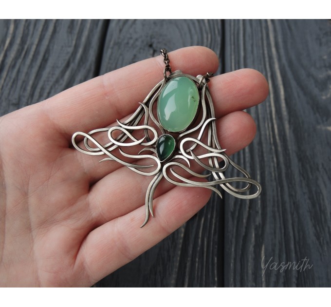 Chrysoprase manta ray necklace