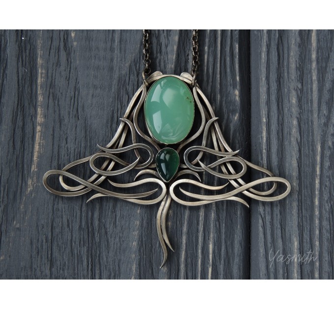 Chrysoprase manta ray necklace