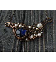 Bib pearls necklace