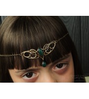 Irish green circlet
