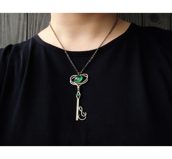Green chalcedony pendant