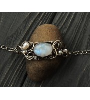 Rainbow moonstone bracelet with pearls