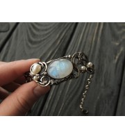 Rainbow moonstone bracelet with pearls