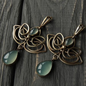 Dangle lotus earrings